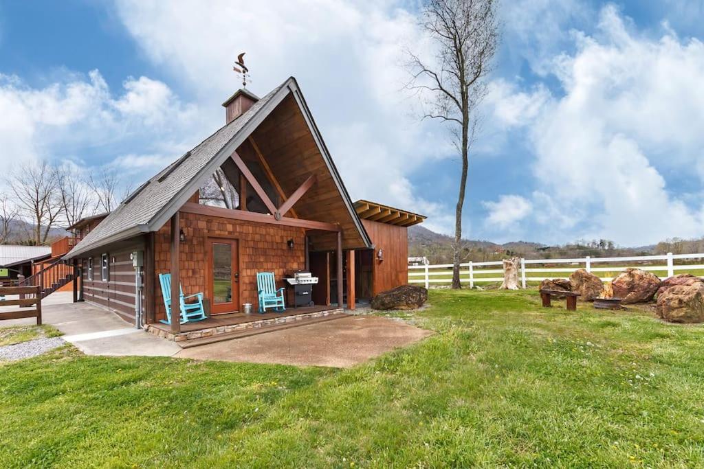 Romantic A-Frame Private Hottub Firepit Neargsmnp Sevierville Eksteriør billede